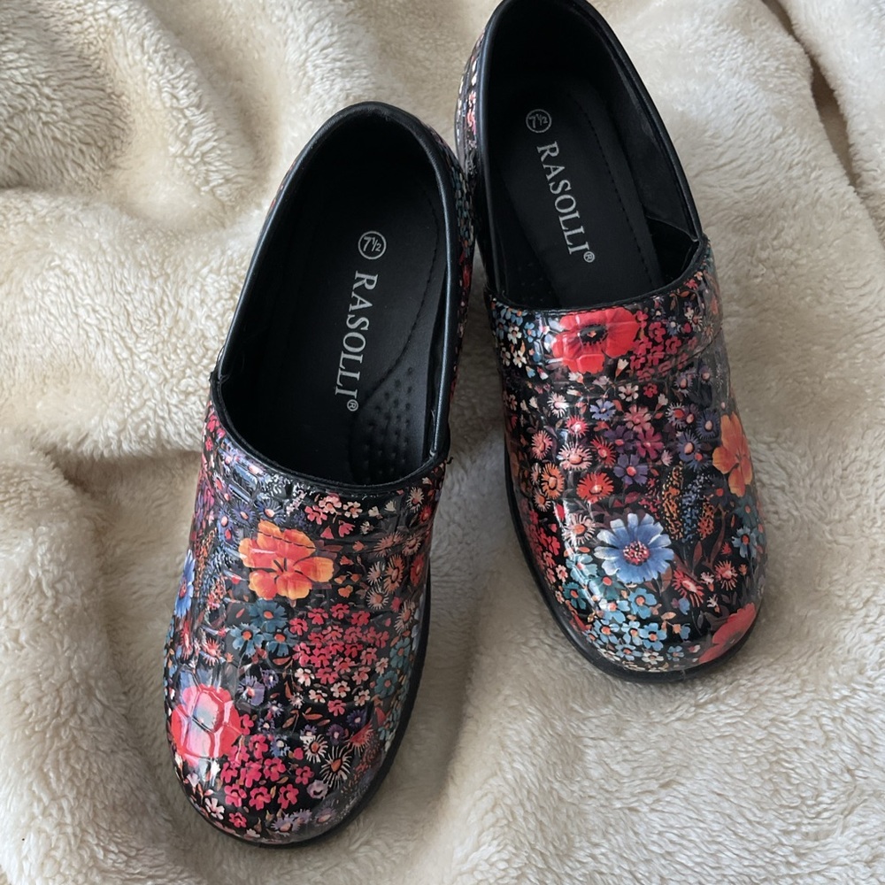 Beautiful floral patent shoes